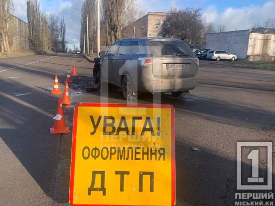 Водійку забрала «швидка»: у Кривому Розі на об’їзній зіштовхнулися фура і Mitsubishi5