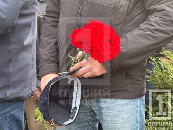 Вони зупинили розбурхану стихію некерованої ядерної реакції: криворіжці поклали квіти до знаку «Пам’яті Чорнобильців»7