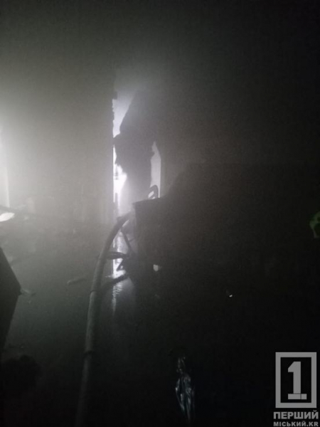 З 5-го поверху врятували двох людей: на житломасиві ПівдГЗК загорілася квартира1