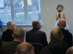 Захисники й Захисниці, які лікуються у Кривому Розі, отримають різдвяні подарунки та слова вдячності7