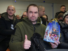 Захисники й Захисниці, які лікуються у Кривому Розі, отримають різдвяні подарунки та слова вдячності2