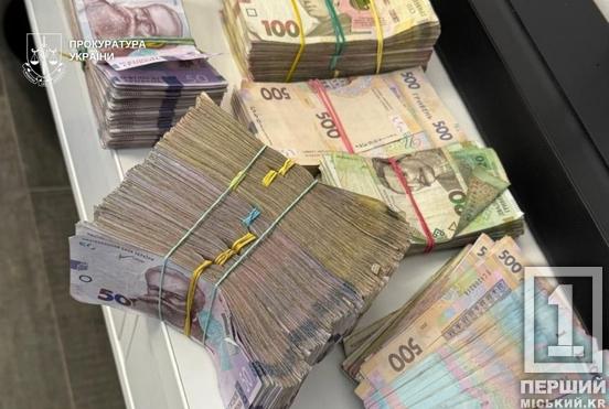 Заробляли на людській біді: у міській раді Дніпра викрили угруповання, що наживалося на ремонті обстріляних домівок2