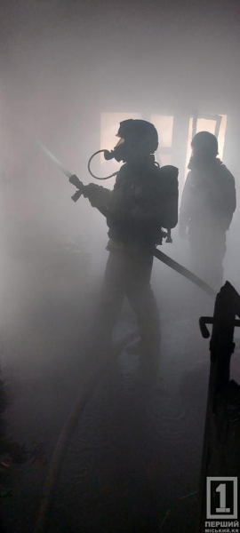 Заснув із цигаркою: на Східному з вогню врятували вісьмох людей1