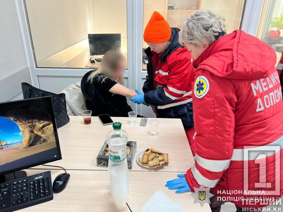 Через відбійник і в дерево: на Львівщині мешканки Кривого Рогу пережили серйозну ДТП2