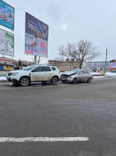 Два автомобілі зіткнулися неподалік 