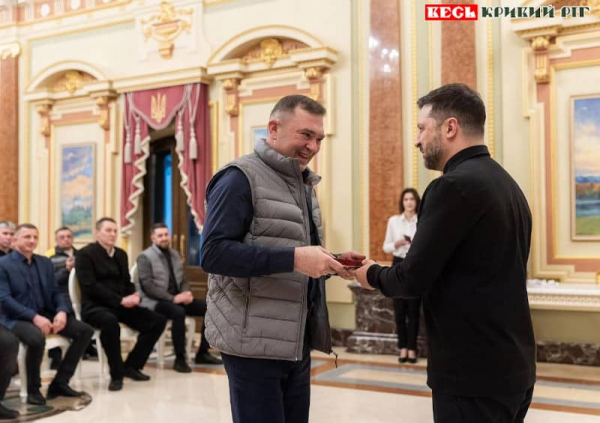 Президент вручає орден За Мужність енергетику Криворізької ТЕС