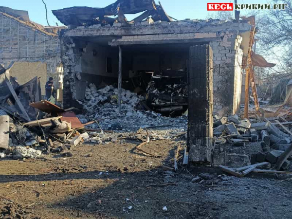 Гараж з легковиком знищив Іскандер в Кривому Розі