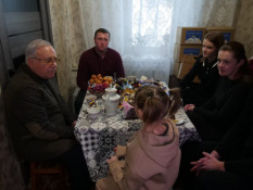 Ю. Вілкул: Підтримуємо створення патронатних сімей, які, на відміну від інтернатного закладу, забезпечують тимчасовий догляд дитини в сімейних формах виховання1