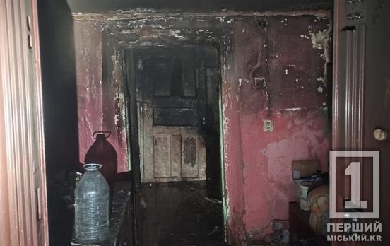 Ледь не загинула у власній оселі: у Тернівському районі від вогню й диму постраждала 88-річна жінка