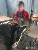 На Кіровоградщині вихователька будинку сімейного типу приковувала 17-річну дівчину ланцюгами до ліжка0