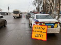 На вулиці Володимира Великого трапилася ДТП: зіткнулися Hyundai та Ford2
