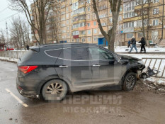 На вулиці Володимира Великого трапилася ДТП: зіткнулися Hyundai та Ford0