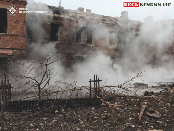 2-поверховий будинок постраждав від ракетного удару по Кривому Рогу