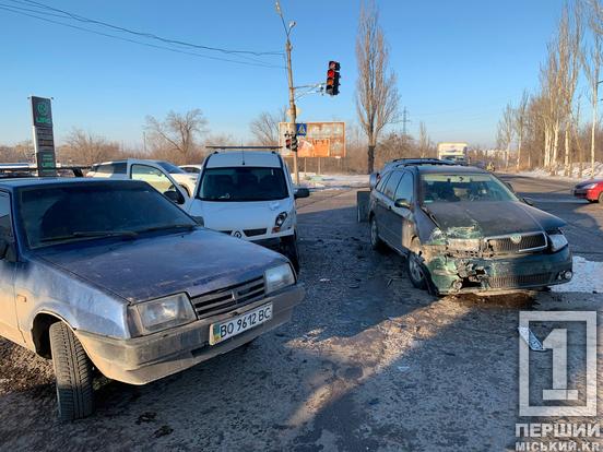 Сонце «вимкнуло» пильність: на об’їзній сталася потрійна ДТП1