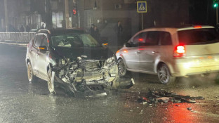 У Кривому Розі на перехресті дорогу не поділили дві автівки (оновлено)0