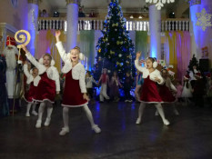 У Кривому Розі понад 33 тисячі дітей відвідали різдвяні та новорічні заходи13