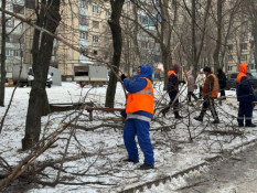 У Кривому Розі триває ліквідація наслідків удару безпілотниками по Тернівському району2