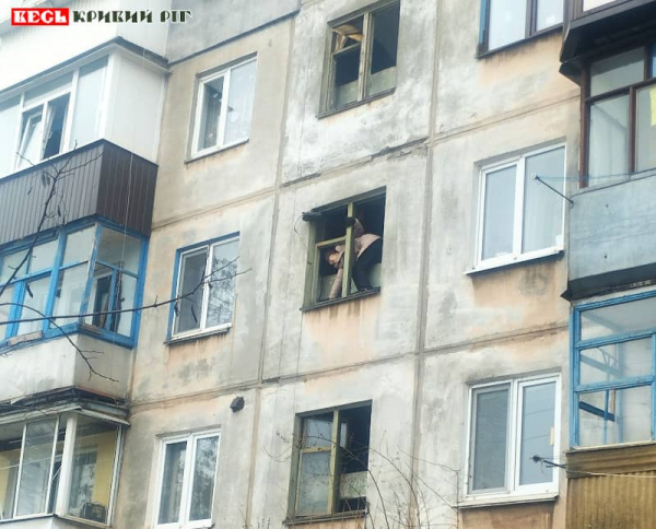 Вибуховою хвилею шахеда вибило вікна хрущовки на Довгинцево в Кривому Розі
