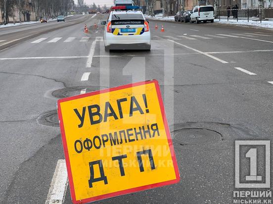 Від удару зім’яло капот і розбилося лобове: неподалік «Піонеру» містянку збила маршрутка6