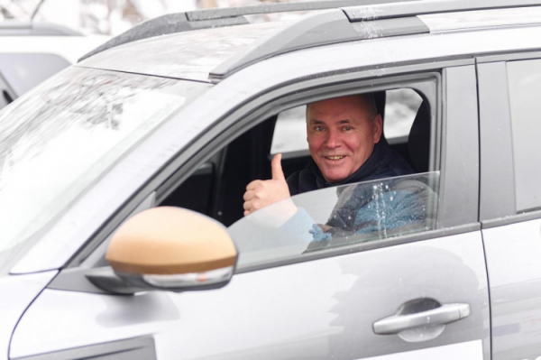 Нові автівки для громад Дніпропетровщини - фото пресслужби Дніпропетровської ОВА