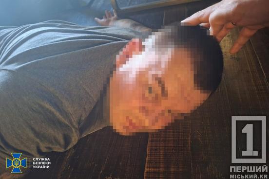 Заручники, побиття, вигадані борги у доларах: кримінальний авторитет з Дніпропетровщини та його спільники отримали підозру від СБУ1