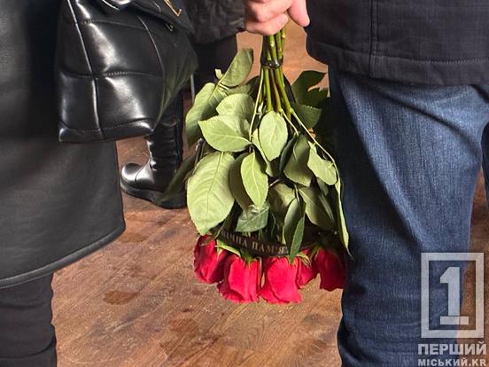 Жила служінням громаді: у Кривому Розі на вічний спокій провели Людмилу Царикову4