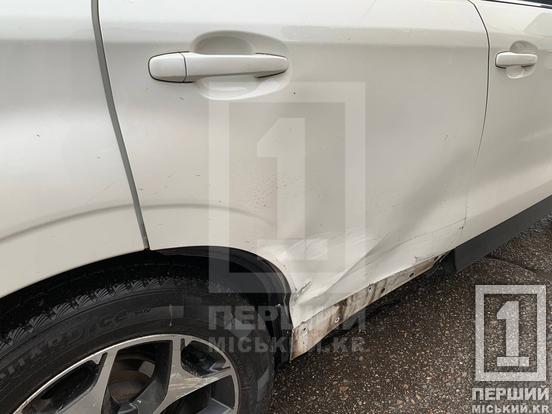 Жінку та дитину забрала швидка: на проспекті Миру сталося зіткнення Subaru і Volvo4