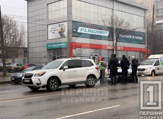 Жінку та дитину забрала швидка: на проспекті Миру сталося зіткнення Subaru і Volvo1