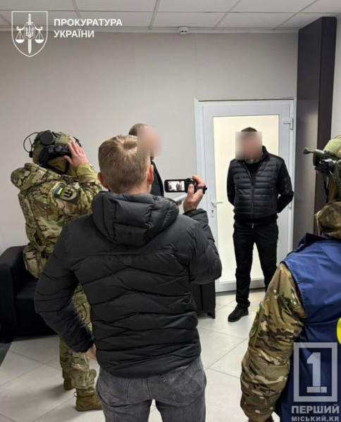 13 мільйонів хабаря за «діряві» укриття: затримано командувача логістики Повітряних Сил та очільника обласного СБУ4