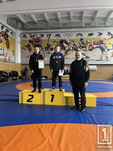Холодна голова, характер і віра в результат: криворізькі борці з ДЮСШ №2 взяли оберемок медалей на обласній першості4