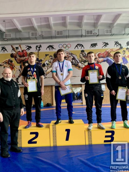 Холодна голова, характер і віра в результат: криворізькі борці з ДЮСШ №2 взяли оберемок медалей на обласній першості5