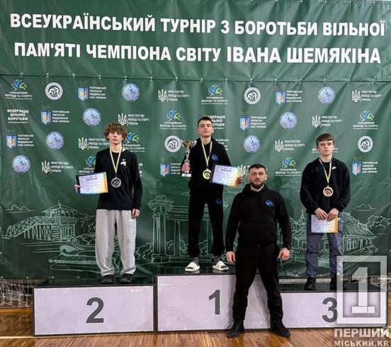 Криворізький десант на борцівських килимах: вихованці ДЮСШ №2 привезли з Полтави та Хмельницького оберемок нагород3