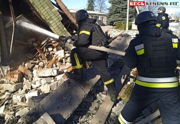 Рятувальники Дніпропетровщини ліквідовують наслідки удару шахедом