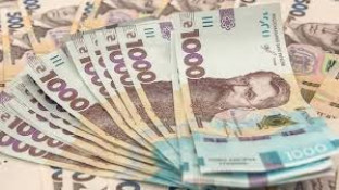 Лютневі виплати в Україні: кому і скільки платитимуть0