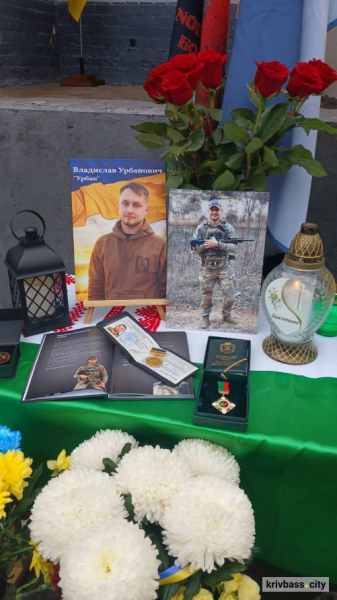 Меморіальні дошки на честь Героїв: у криворізькій гімназії вшанували полеглих випускників4