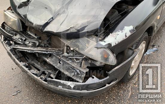 На проспекті Миру Mitsubishi «наздогнав» Volkswagen перед світлофором