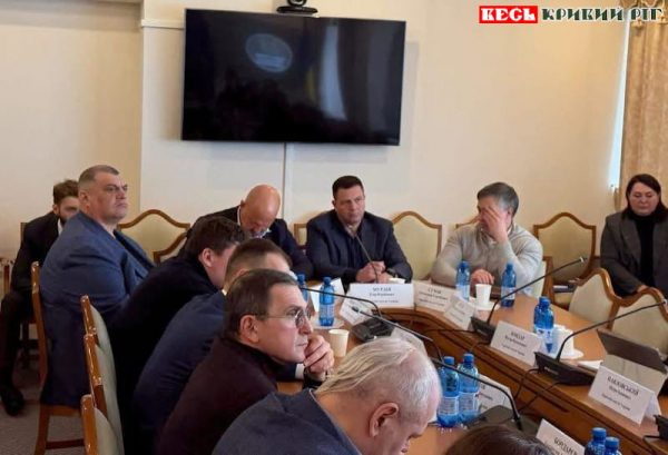 Криворізький нардеп Юрій Корявченков на засіданні ВР з питань транспорту