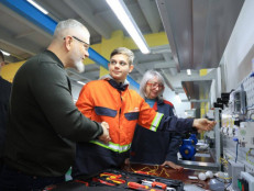 О. Вілкул: Для навчання молоді сучасним технологіям та перекваліфікації, у тому числі ветеранів та ВПО, у Кривому Розі відкрито навчальний центр для електриків5