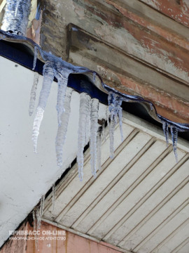 Обережно: бурульки падають, сніг тане!