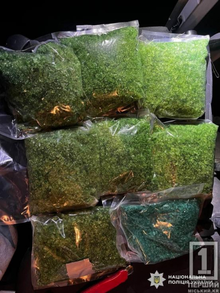 Понад 70 складів, 34 лабораторії та мільйонні прибутки: правоохоронці розгромили міжнародну наркомережу з лабораторіями по всій Україні3