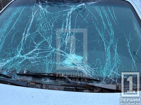 Пробитий дах багатоповерхівки та двоє поранених: ворог атакував Кривий Ріг «шахедами»3