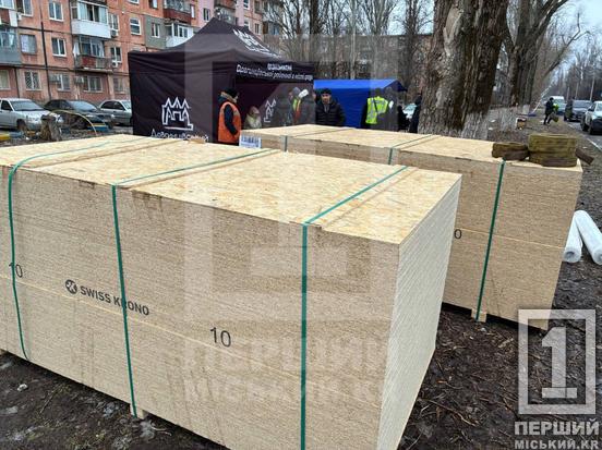 Пробитий дах багатоповерхівки та двоє поранених: ворог атакував Кривий Ріг «шахедами»10