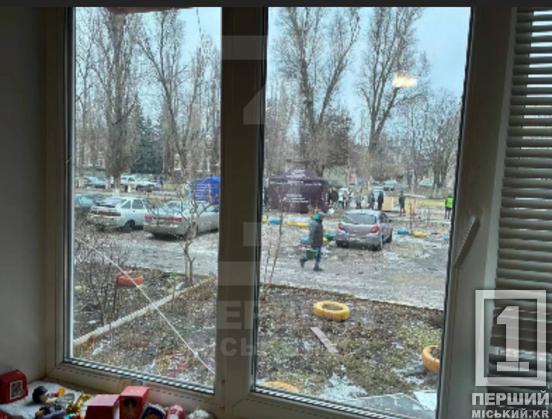 Пробитий дах багатоповерхівки та двоє поранених: ворог атакував Кривий Ріг «шахедами»6