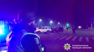 Теракт у Миколаєві: поранено семеро поліцейських на АЗС0