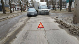 У Кривому Розі на вулиці Дениса Комара зіткнулися мікроавтобус та легковий автомобіль0