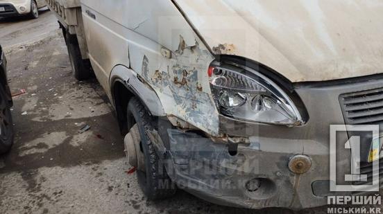 У Кривому Розі «притерлися» легковик та вантажівка: деталі зіткнення2