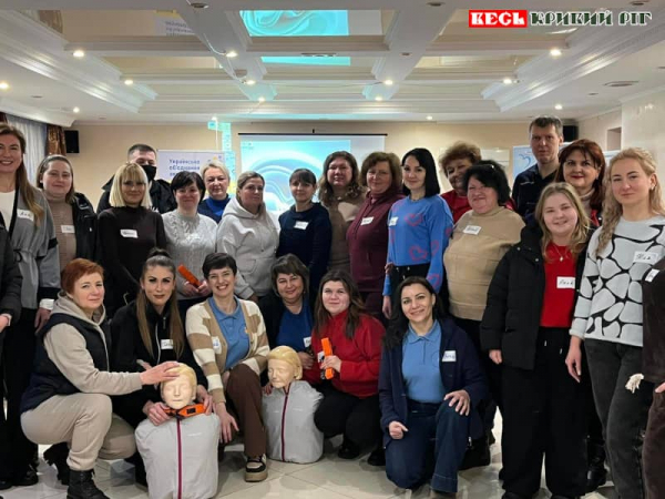 Парамедиків вчили приймати пологи в кареті ЕМД в Кривому Розі