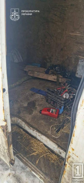 Вкрили наклейками «На щиті»: двоє дніпрян викрали бус на Тернопільщині й намагалися його замаскувати2