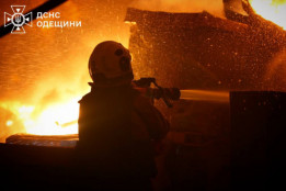 Вночі росія знову атакувала Одесу БпЛА: горіло промислове підприємство2