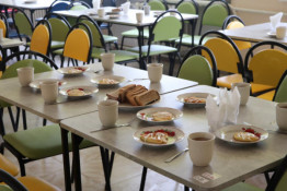 З вересня в Україні всі учні безкоштовно харчуватимуться в школах0